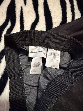 Alfred Dunner Black and Gray Casual Joggers